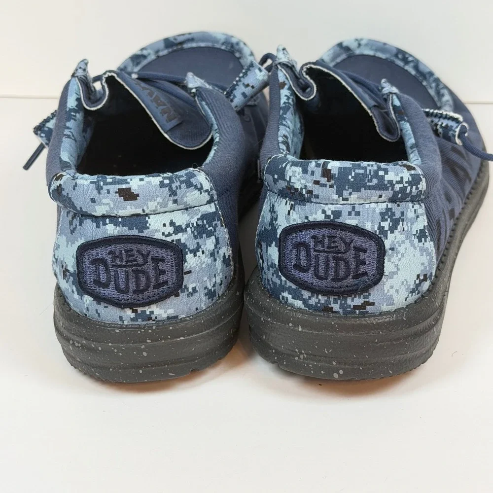 Hey Dude Mens Wally US Navy Size 10 Digital Camo Canvas Loafers Blue 43082-498